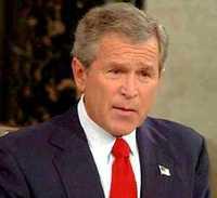 Буш пользуется шпаргалкой, чтобы произносить имя президента Франции
