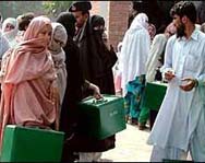 Выборы в Пакистане проходят в условиях повышенных мер безопасности