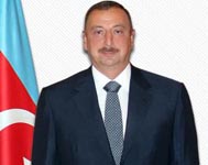 Глава Азербайджана ознакомился с ходом реконструкции центральных улиц Баку