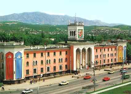 В центре Душанбе произошел сильный взрыв