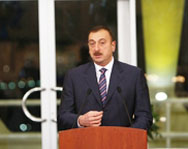 Президент Ильхам Алиев принял участие в торжестве по случаю создания партии «Ени Азербайджан»