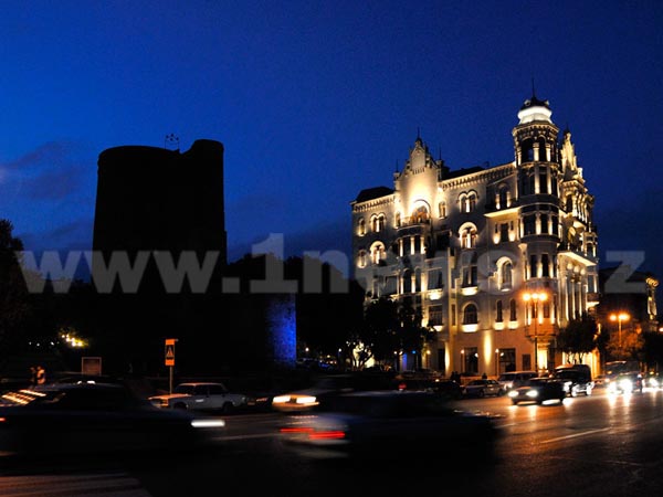 Фоторепортаж: Ночной свет Баку