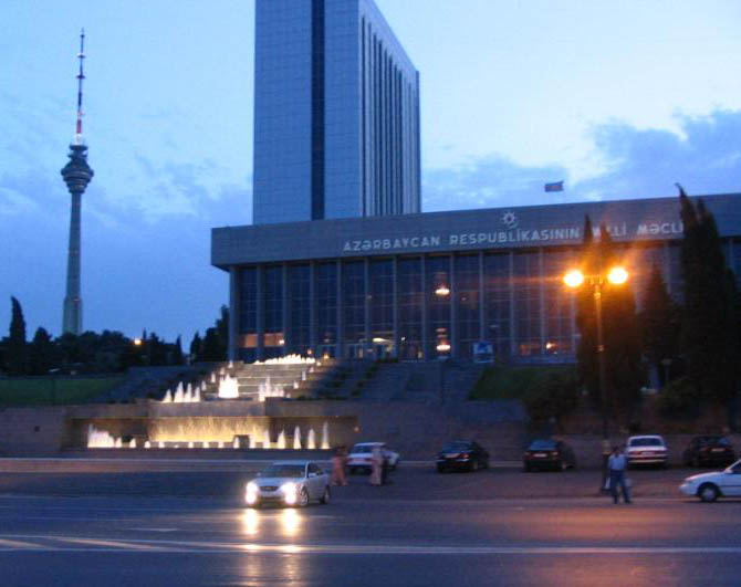 Международные организации раздувают тему \"политзаключенных\", считают в парламенте Азербайджана