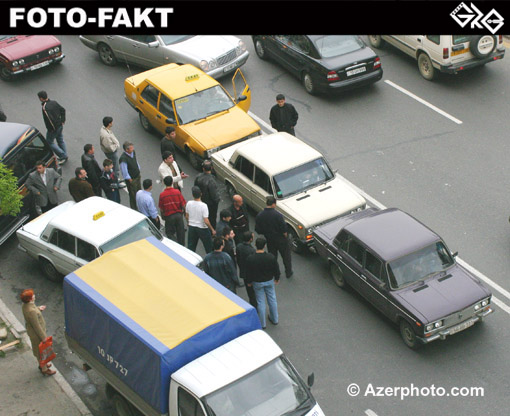 Тяжелое ДТП на трассе Сабунчи-Азизбеков: 2 человека погибли, 8 получили травмы