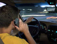 Британцам грозит 2 года тюрьмы за разговор по мобильнику за рулем