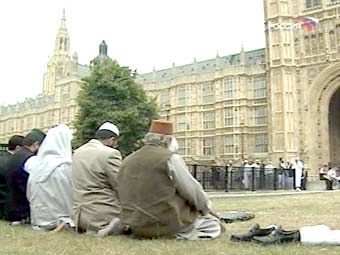 Британским госслужащим запретили называть исламистов исламистами