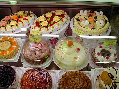 В 2007 году уничтожено 6 кг 700 г непригодных к употреблению пирожных
