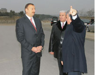 Президент Азербайджана ознакомился со строительством дороги из центра Баку в аэропорт