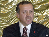 Премьер-министр Турции поздравил главу правительства Косово