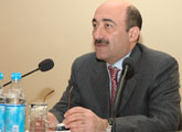 Абульфаз Гараев проводит заседение в Геранбое