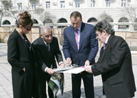 Президент Азербайджана ознакомился с ходом ремонтно-восстановительных и реконструкционных работ в исторической части Баку