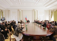 Президент Азербайджана принял представителей зарубежных стран