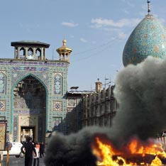 Число погибших при взрыве в мечети в Иране возросло