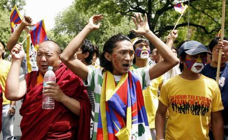 В Индии арестованы тибетские активисты, пытавшиеся проникнуть в посольство КНР