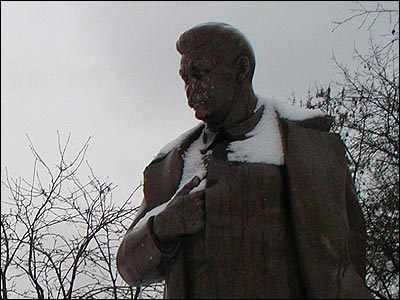 Коммунисты вновь соберутся у памятника Сталину