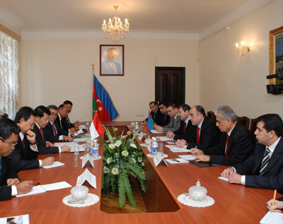 Министр иностранных дел Азербайджана принял министра иностранных дел Индонезии