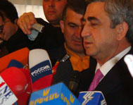 Серж Саркисян награжден медалью за «заслуги» в боях за Карабах