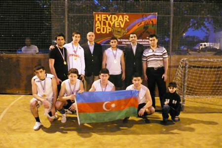 В Лондоне состоялся молодежный футбольный турнир азербайджанской молодежи - ФОТО