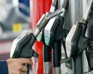 В США цена литра бензина впервые достигла доллара 10 центов