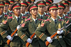 Китай вышел на третье место в мире по военным расходам