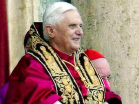 Папа Римский Бенедикт XVI пролетел над Азербайджаном