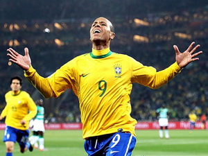 ЧМ-2010: Бразилия – в плей-офф, или Почему был засчитан второй гол Луиса Фабиано?