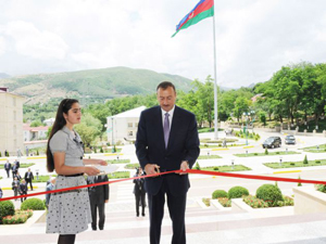 Ильхам Алиев принял участие в открытии табачного завода в Загатале