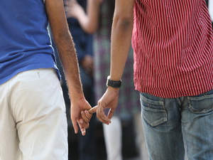 Гомосексуалисты орудуют в парке мэрии Еревана