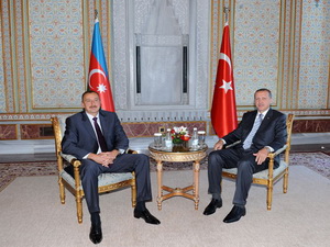 Ильхам Алиев встретился с премьер-министром Турции