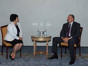 Ильхам Алиев встретился с Розой Отунбаевой