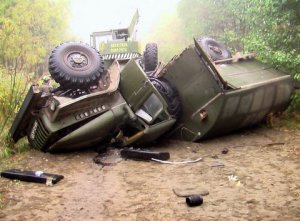 В Азербайджане перевернулась военная машина: один человек погиб, двое пострадали