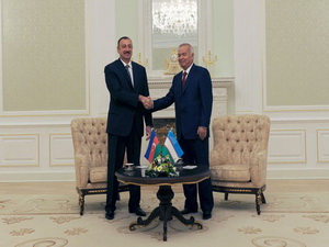 Президенты Азербайджана и Узбекистана провели встречу один на один - ДОПОЛНЕНО