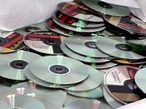 В Баку изъято из продажи 2,7 тыс. пиратских DVD