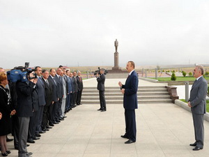 Ильхам Алиев: «Сегодня современный Азербайджан – это творение Гейдара Алиева, сегодня Азербайджан успешно развивается его курсом»
