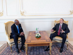 Президент Ильхам Алиев принял верительные грамоты новоназначенного посла Замбии в Азербайджане