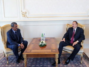 Президент Ильхам Алиев принял верительные грамоты новоназначенного посла Мавритании в Азербайджане