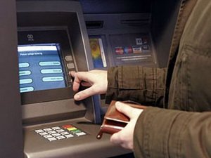 В Азербайджане растет число банкоматов и POS-терминалов