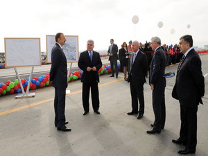 Ильхам Алиев: «В последние годы в дорожно-транспортную инфраструктуру в Азербайджане вложены несколько миллиардов манатов» - ФОТО