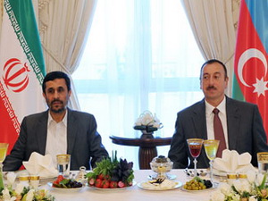 От имени Ильхама Алиева был устроен официальный прием в честь Махмуда Ахмадинеджада
