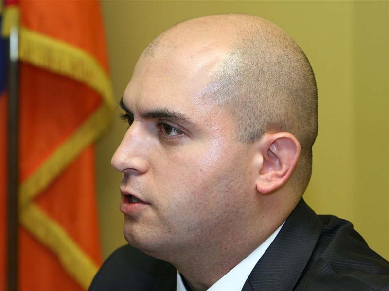 Министр образования Армении назвал свое ведомство больным