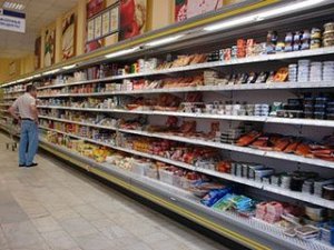 Из торговой сети изъято около 380 кг просроченных продуктов питания