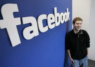 Facebook начинает переход к новому дизайну пользовательских страниц