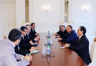 Ильхам Алиев принял делегацию во главе с министром нефти Ирана