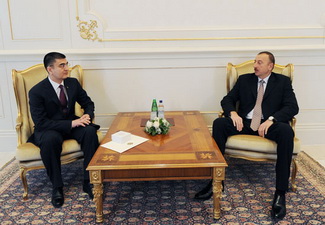 Ильхам Алиев принял новоназначенного посла Туркменистана в Азербайджане