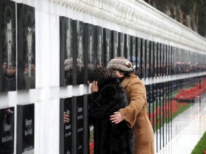 В Баку почтили память павших 20 января 1990 года - ФОТОРЕПОРТАЖ