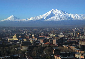 Новый мэр Еревана пошел войной на «бабулек»