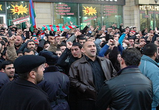 Азербайджанская диаспора провела акцию протеста перед консульством Ирана в Стамбуле