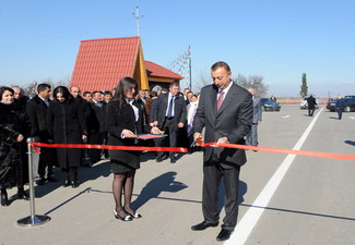 Ильхам Алиев принял участие в открытии автомобильной дороги Товуз-Беюк Гышлаг-Гаралар - ФОТО