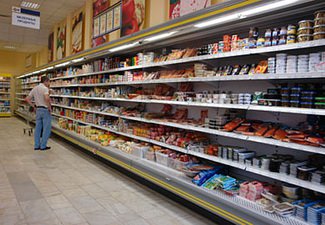 Из торговой сети изъято свыше 300 кг просроченных продуктов питания