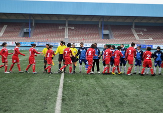 Азербайджанские и грузинские футболистки провели товарищеский матч - ФОТО